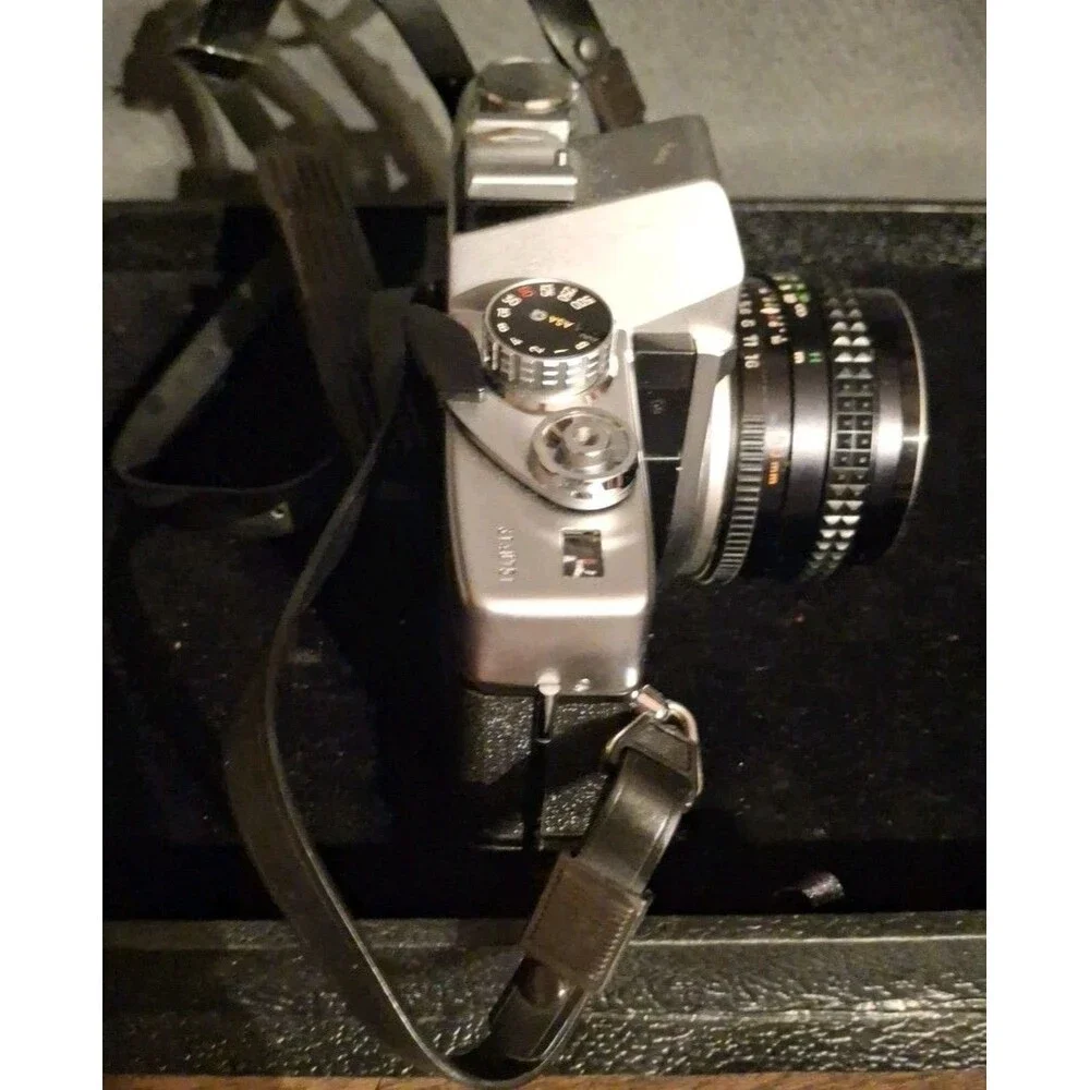 Classic Minolta SRT 100 35mm SLR Film Camera With MD 50mm F2 Lens